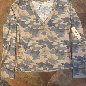 NWT v-neck long sleeve tee shirt